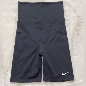 Nike Maternity Biker shorts (SOLD)